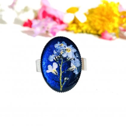 šperk z pryskyřice a květinou (22)