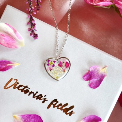 srdíčko růžové s květinami