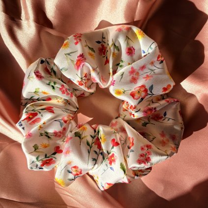 Saténová gumička do vlasů (4)