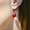 náušnice rudé kapky skleněné s chirurgickou ocelí (1)