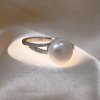 Stříbrný prsten s bílou říční perlou 25003.1 (Velikost 52 (průměr 16,6 mm))