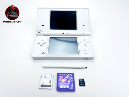 NINTENDO DSI + R4 KARTA