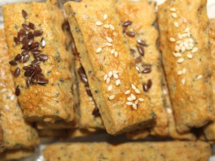 Pikantné tyčinky s makom v EKO košíku 200g