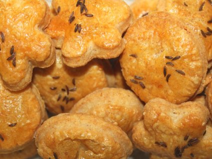 Domáce pečivo s bryndzou a rascou 150g