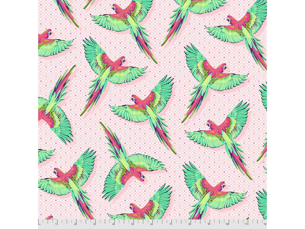 PWTP170.DRAGONFRUIT metráž papoušci ara návrhářka Tula Pink na patchwork i běžné šití prodej VierMa.cz Macaw Ya Later in Dragonfruit