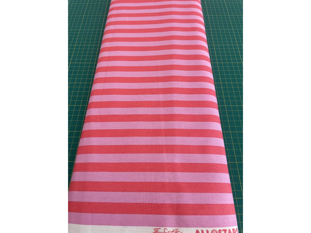 Pruhovaná metráž z kolekce Tula Pink's True Colors vzor Tent Stripe in Pink Red