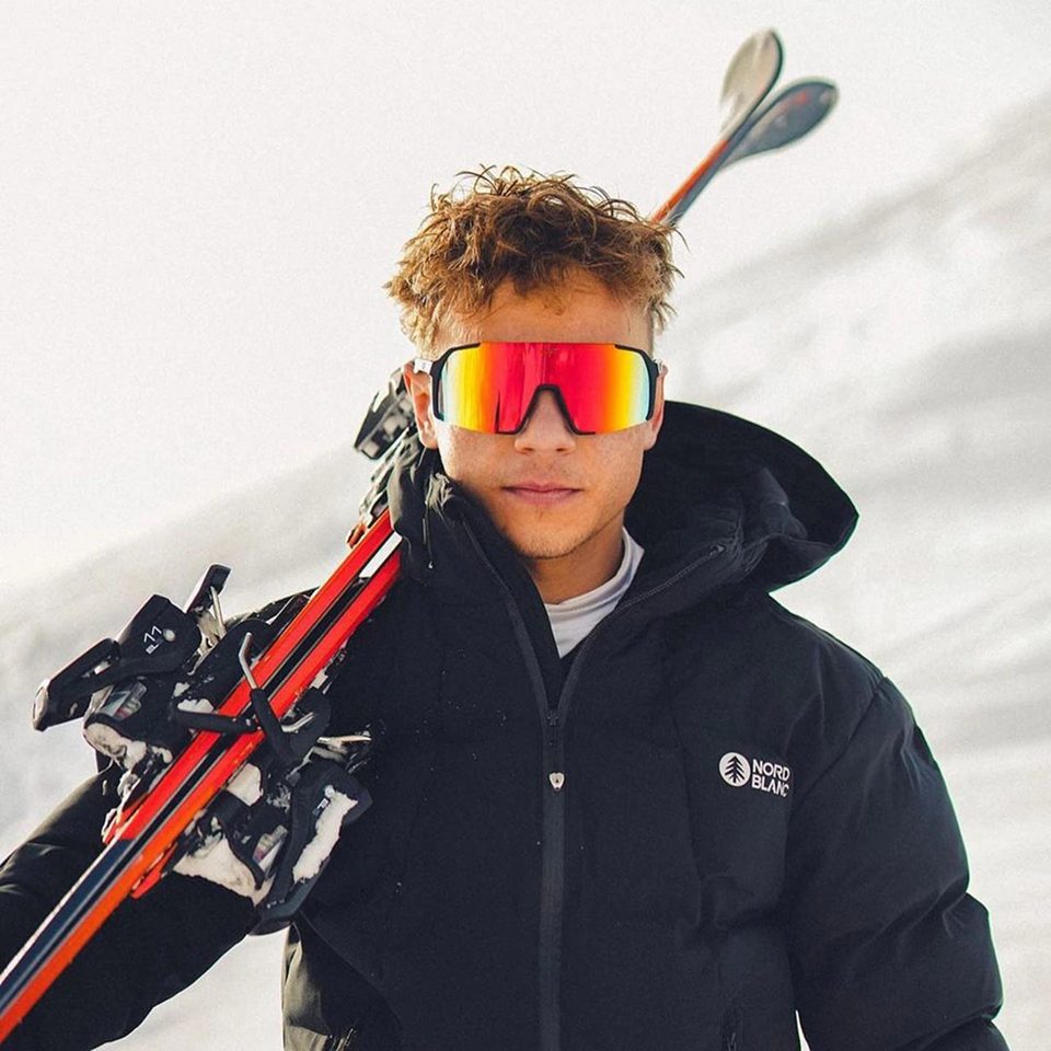 Esquiador con gafas deportivas VIF One