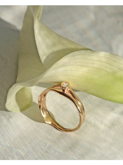 Lila Gold Ring