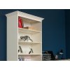 Belluno Elegante bílá knihovna z masivu s bílou deskou