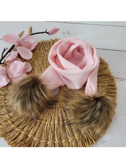 Šátek s bambulkami z umělé kožešiny růžový