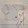 Dětský pletený svetr s manžetami a knoflíky, 56-86 caouccino