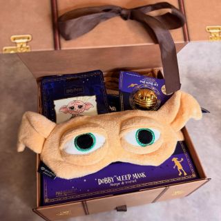 Szeretnéd magad Roxfortban érezni a napi szépségápolási rutinod közben? Ez az exkluzív, Dobby ihlette mágikus díszdoboz...