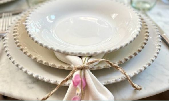 Svatební tabule v jemných tónech