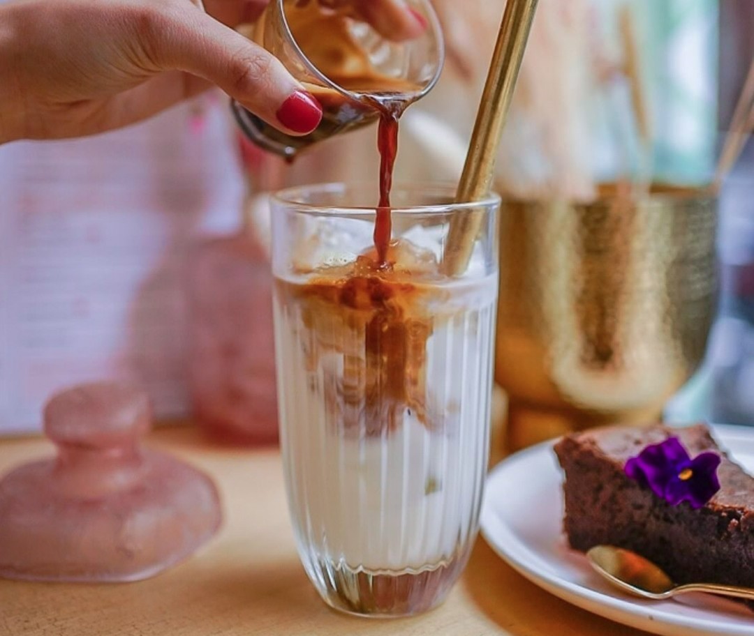 Sklenice a poháry na nápoje