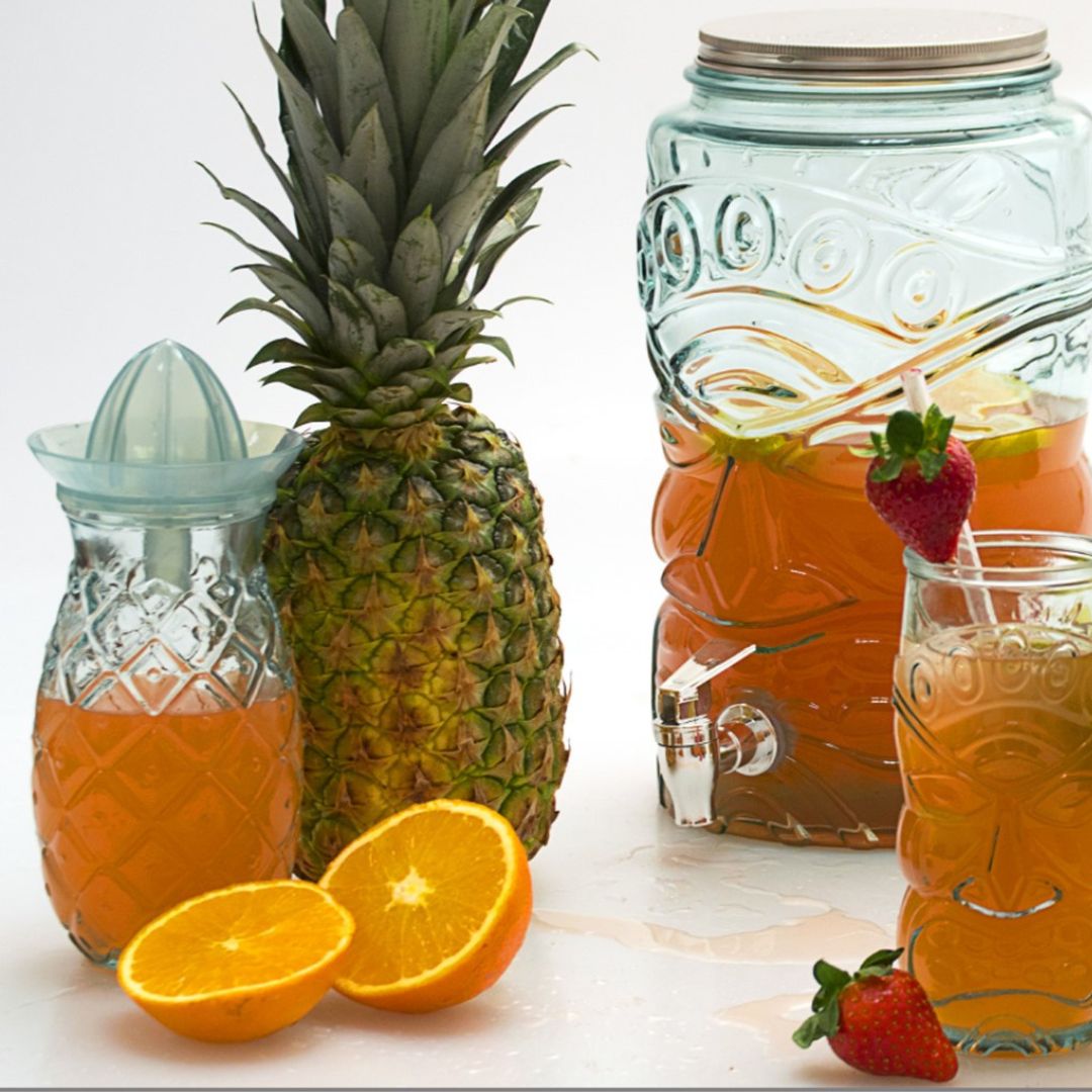 Sklenice s odšťavňovačem ananas
