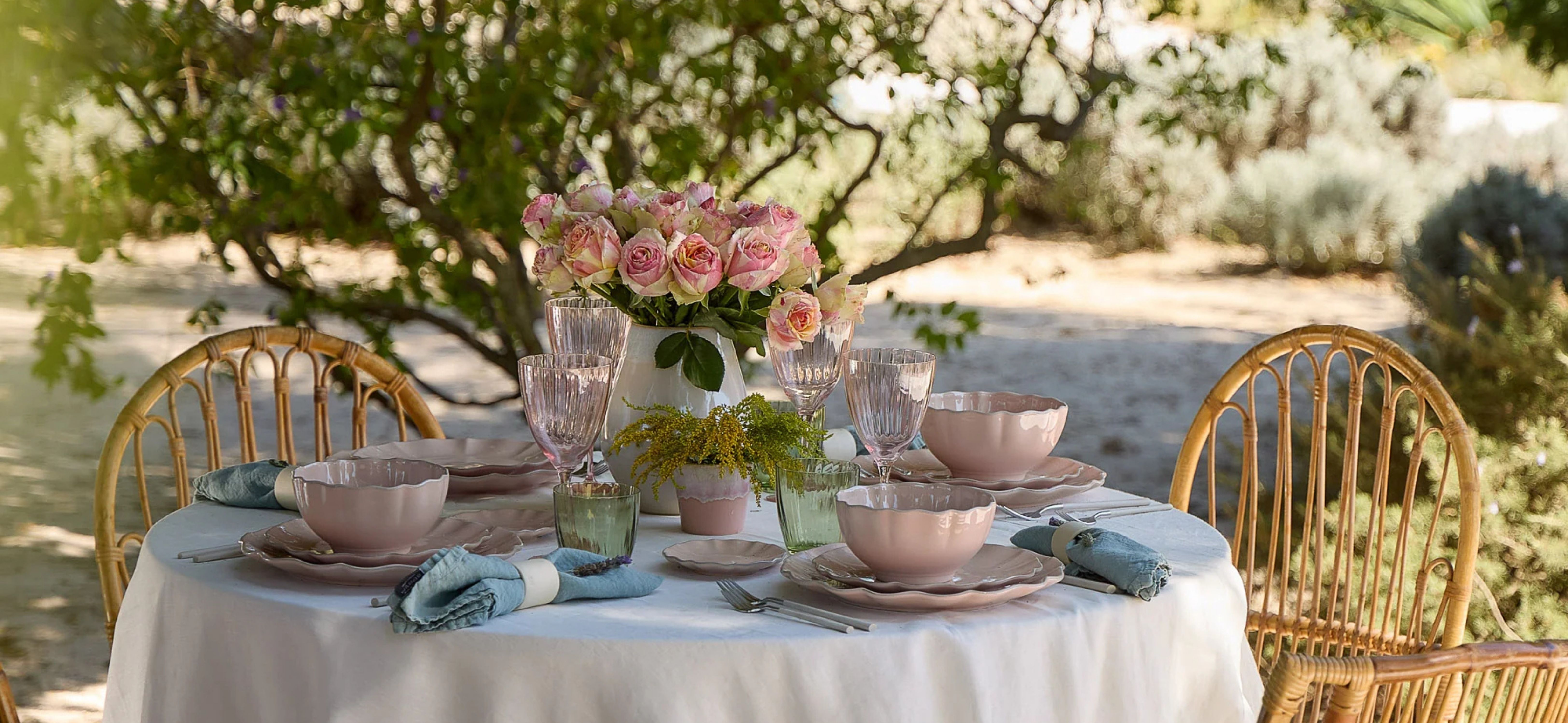 Talíře a servírování – Valentýn