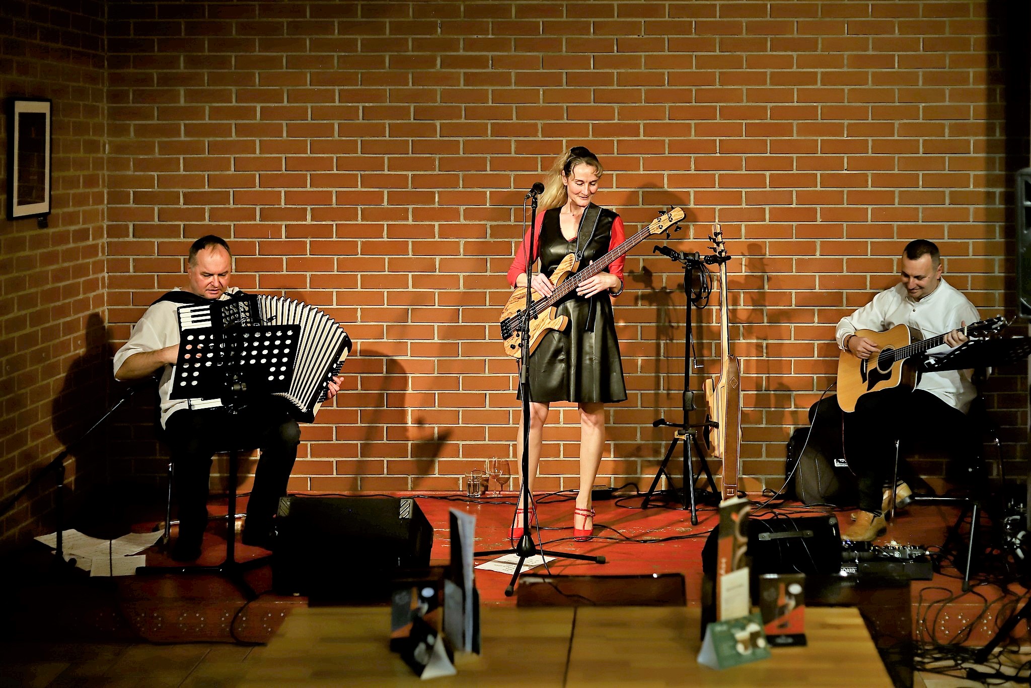 8. 8. 2023 Kat&Combo, Vinotéka Brno