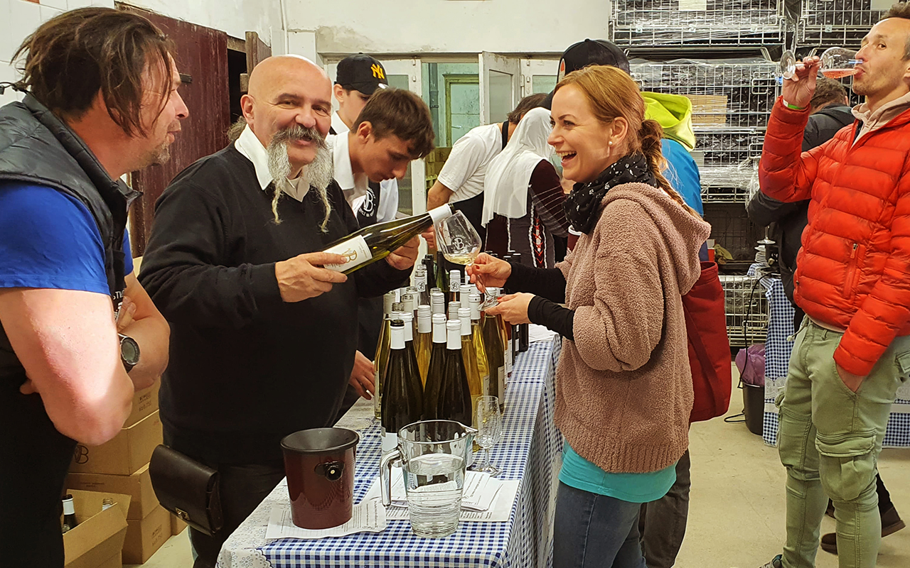 Po kobylských uličkách za vínem