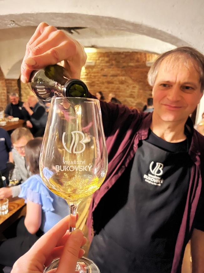 16. 6. 2026 Hudební degustace vín v brněnské vinotéce