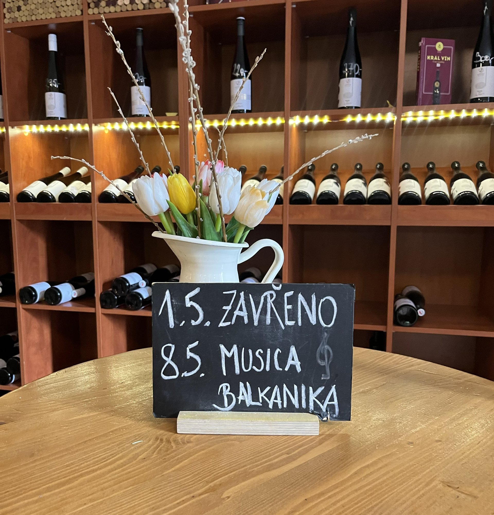 1. a 8. 5. 2026 a otevírací doba v brněnské vinotéce
