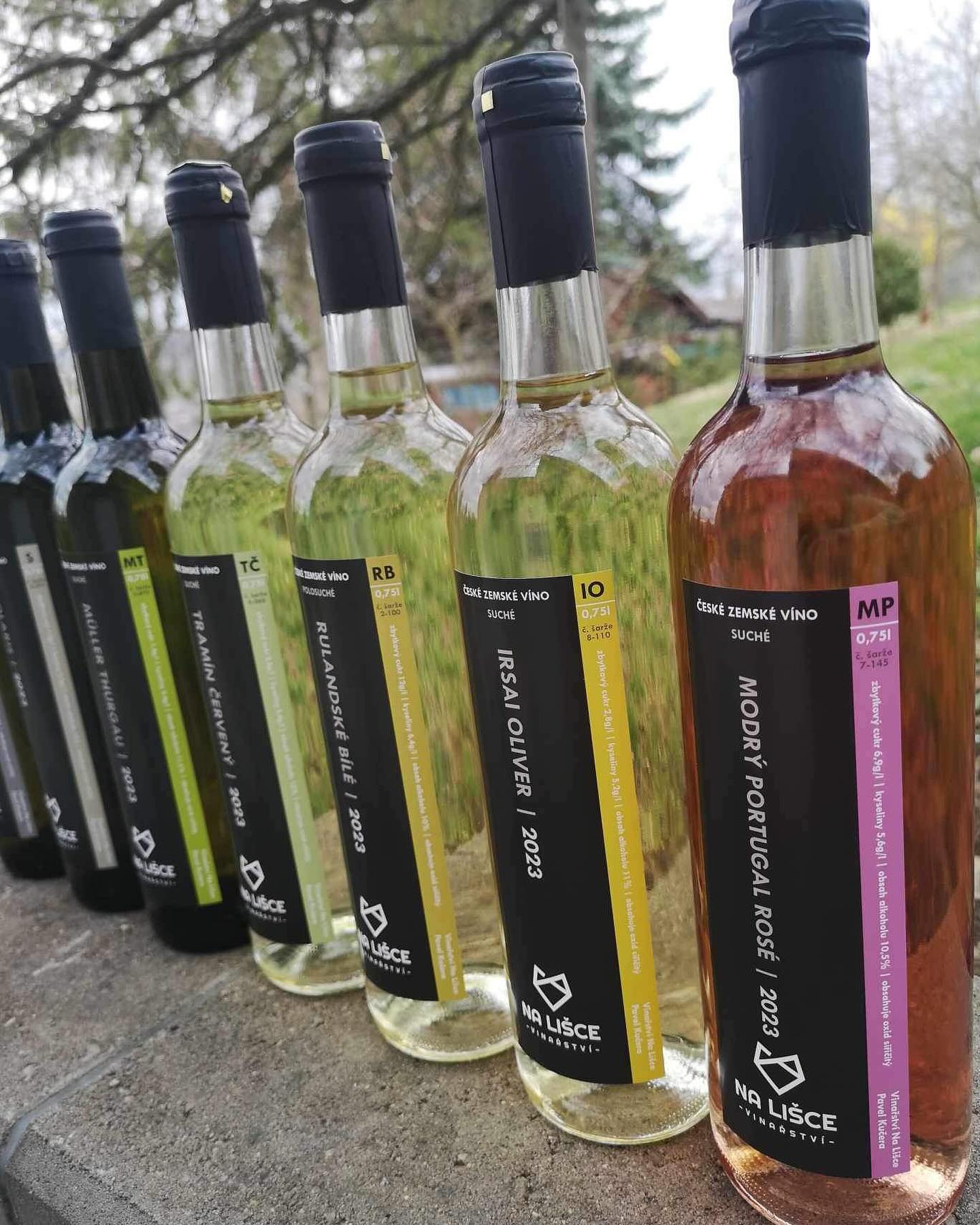 Víno z vinařství Na Lišce – řada lahví