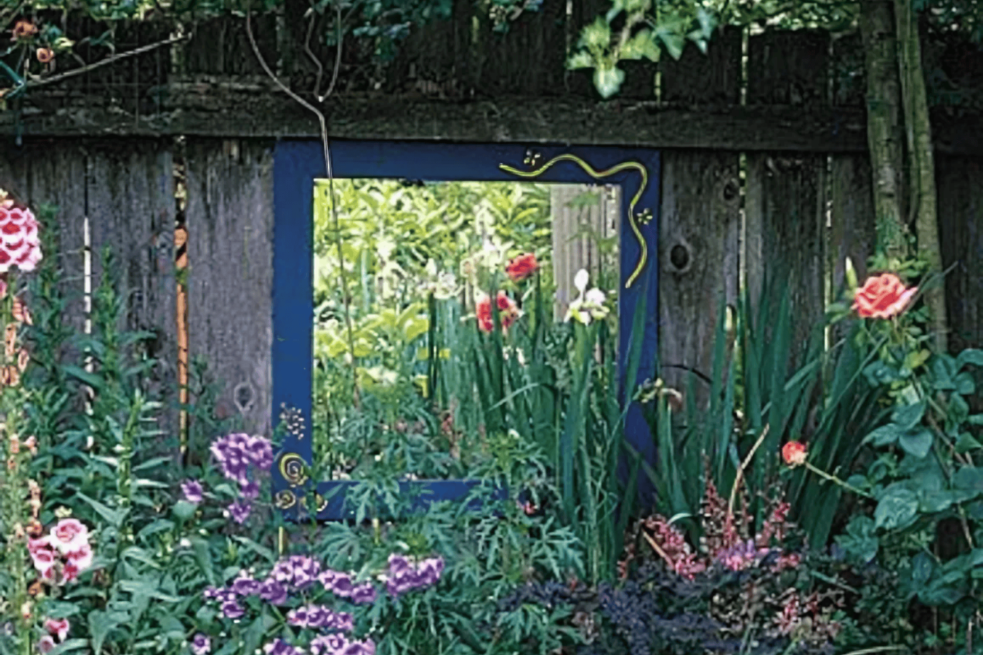 Víte, co dokáže v zahradě zrcadlo?