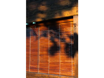 Dřevěná roleta na terasu - barva třešeň (Šířka x délka 100x150)