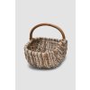 Ratanový nákupní košík v hnědých odstínech
