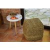 Sedací taburet kostka – puf Vingo z mořské trávy - tip na umístění v interiéru