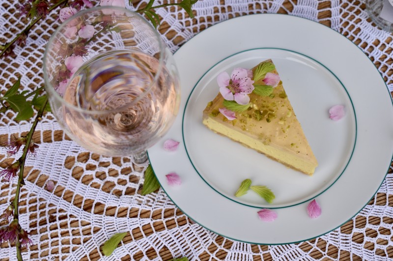 Recepty s vínem: Cheesecake s vínovým želé