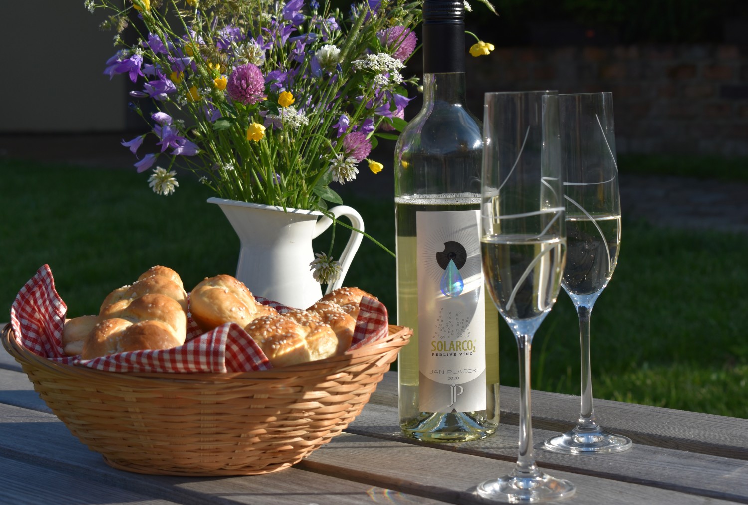 Recepty s vínem: Housky ze solárka