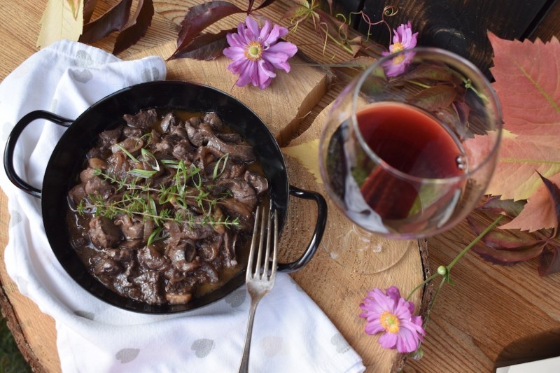 Recepty s vínem: Kuřecí játra na víně