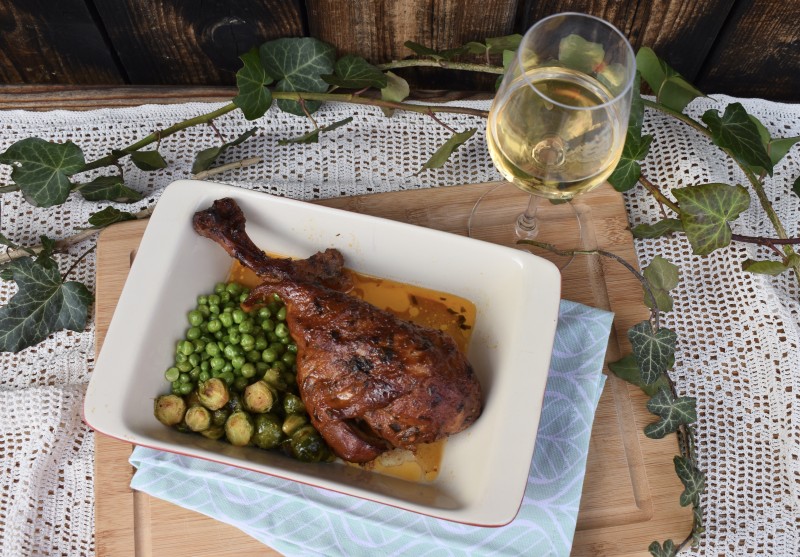 Recepty s vínem: Pomalu pečená krůtí stehna