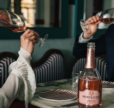 Příchod Prosseca Rosé na scénu.