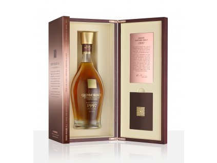 Glenmorangie Grand Vintage 97 Box open White Background LR