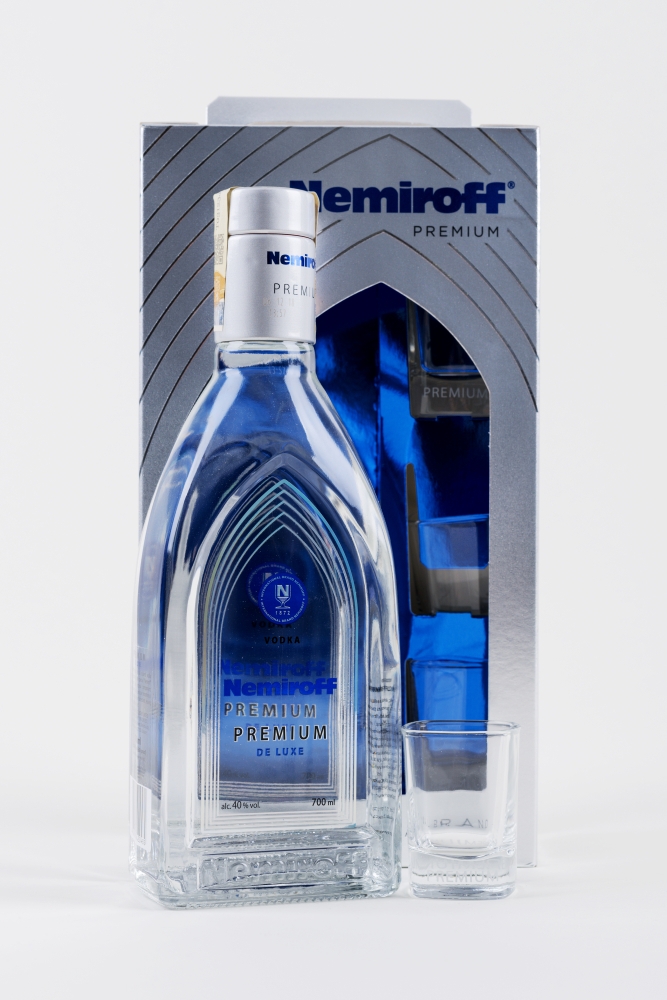 Nemiroff Premium 0,7l 40% (dárkové balení 3 štamprle)