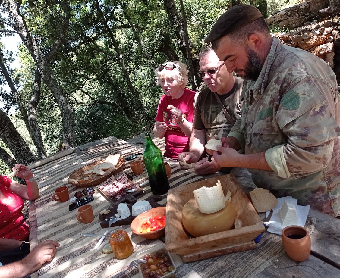 Výlet do hor Supramonte di Oliena s tradičním občerstvením