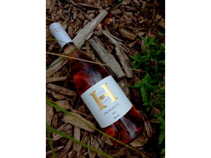 Merlot Rosé www.vinozladne.cz Víno z mikrovinařství