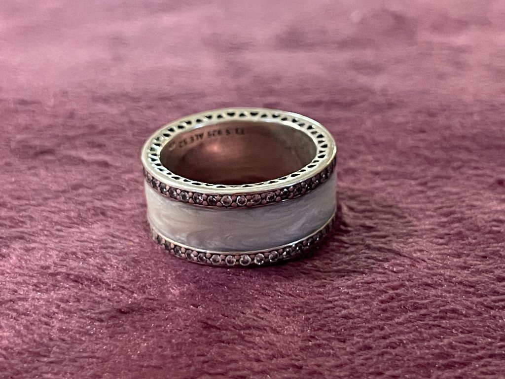 Pandora 100% original prsten Heart of Pandora