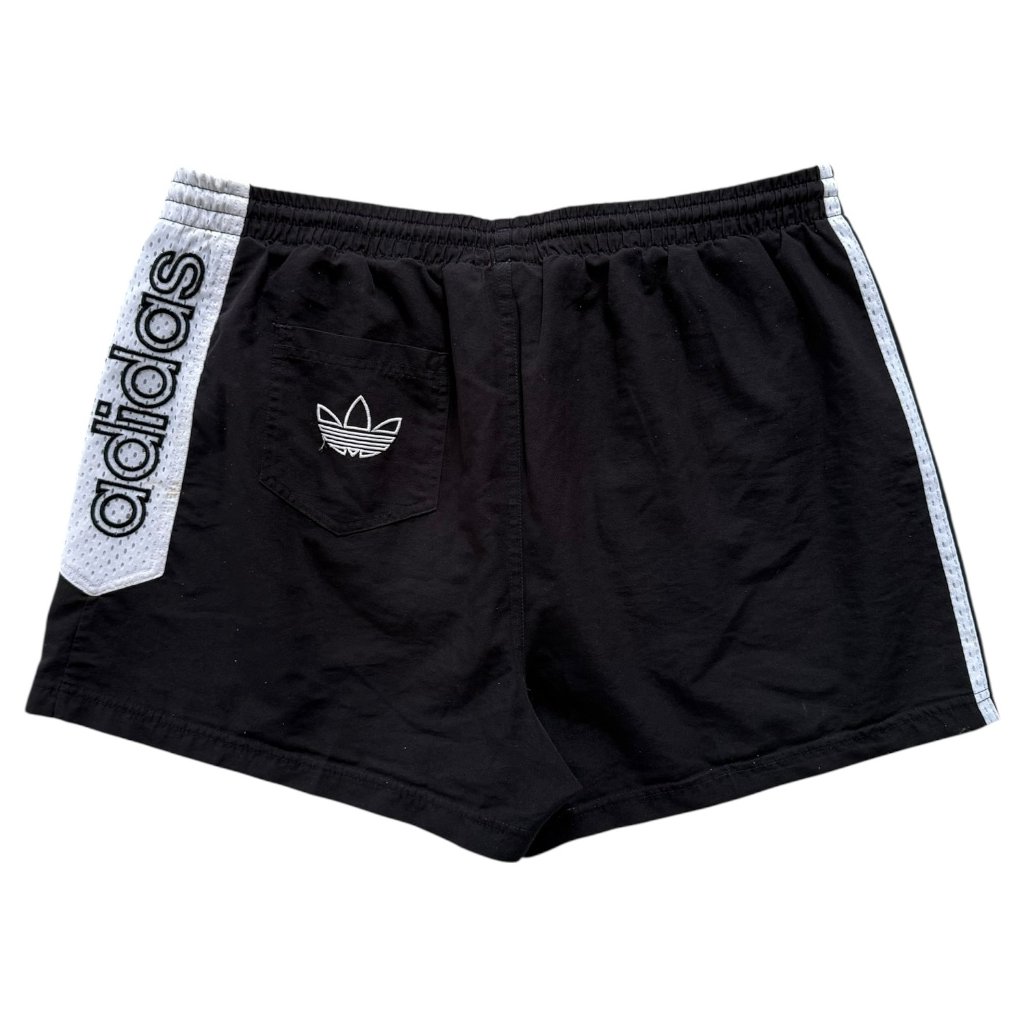 B886 adidas šortky 4