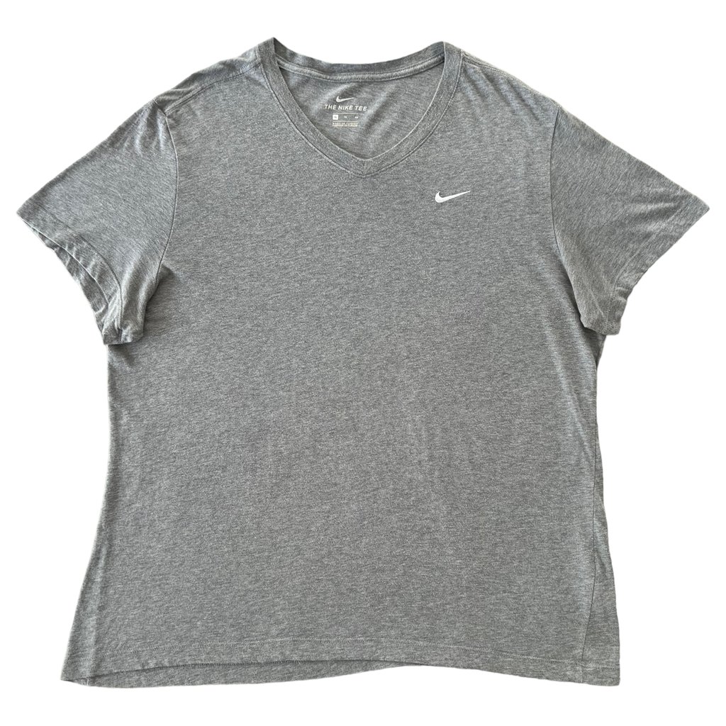 nike the nike tee triko šedé s logem
