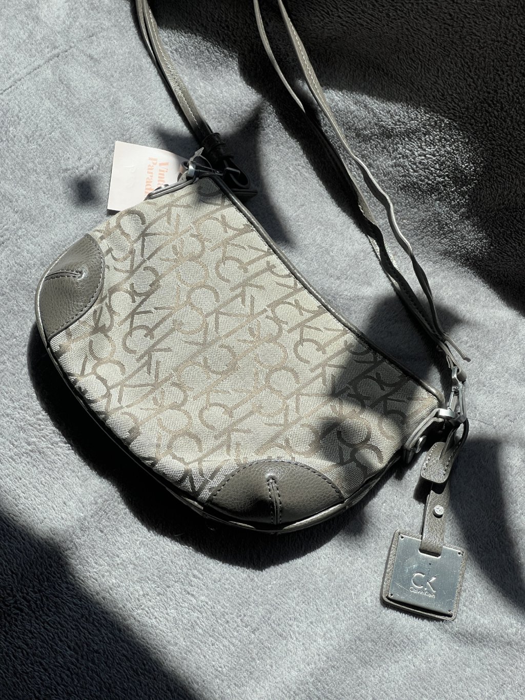 malá dámska kabelka Calvin Klein
