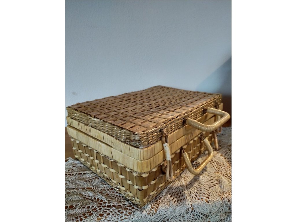 menší003