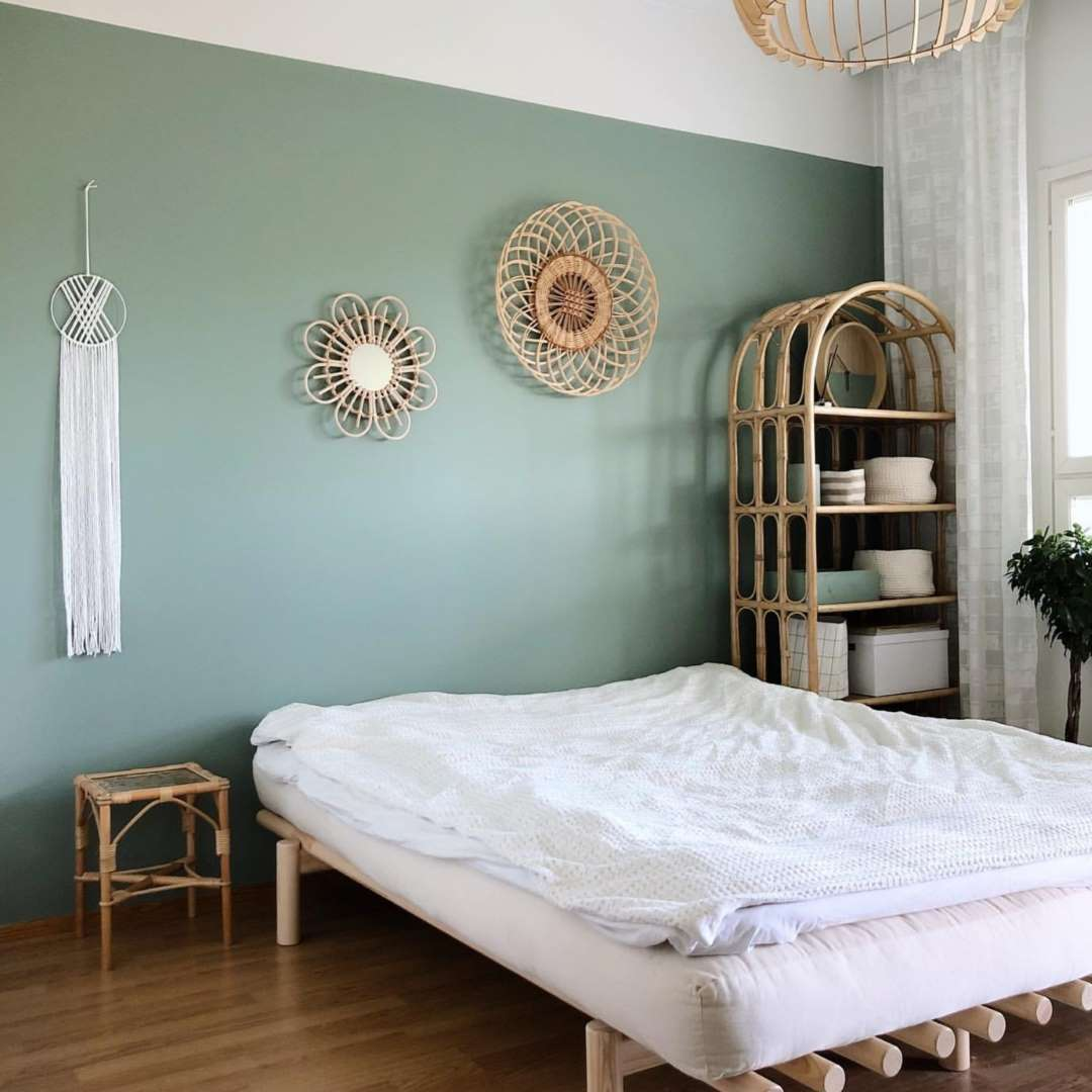 Matt-emulsion-paint-duck-egg-blue-bedroom-wall-vintro-1