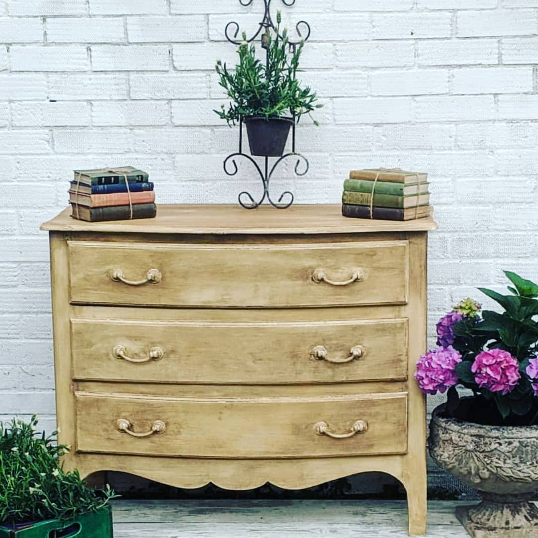 chalk-paint-cream-buckingham-dark-wax-vintro-2