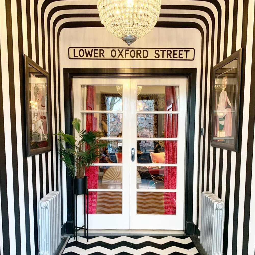 matt-emulsion-paint-victorian-black-stripes-vintro-1