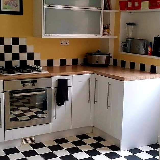 matt-emulsion-paint-yellow-xanthe-kitchen-wall-vintro-2