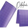 Detail ohnuté fialové podložky Cricut StrongGrip 30×60 cm – ukázka odolnosti a pružnosti
