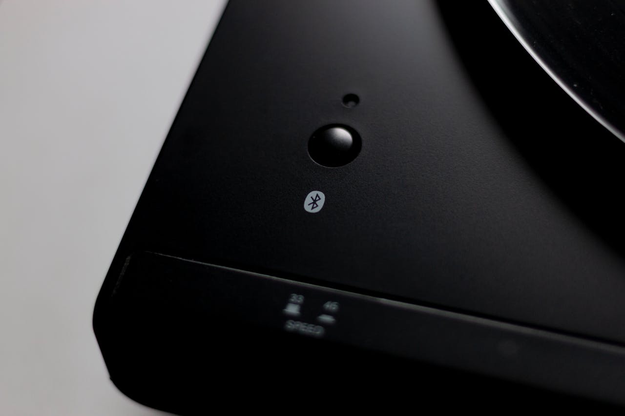 Jak poslouchat vinyly na streamovacích službách? Digitál a analog nejsou nepřátelé