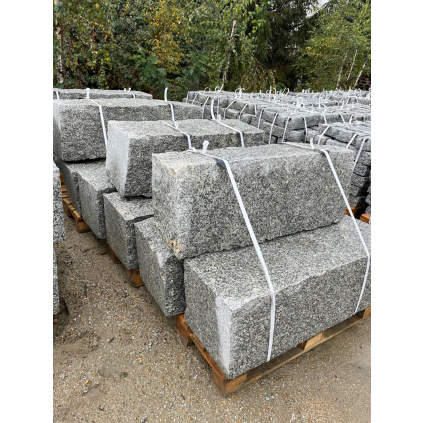 Žulový kvádr Okrasné kameny > Žulové produkty